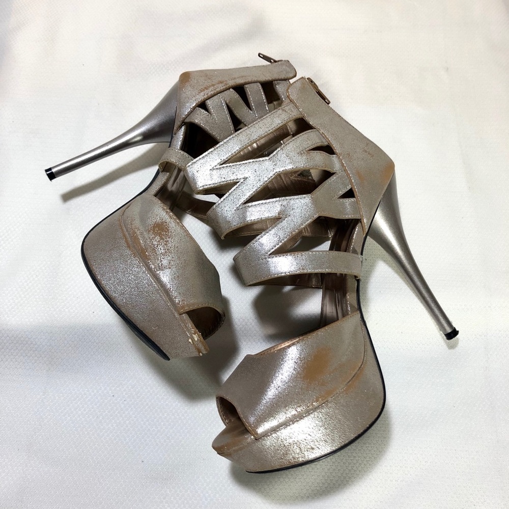 CHARLOTTE RUSSE RUSTIC SILVER PLATFORM HEELS